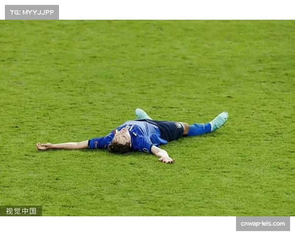 克莱蒙门将迪奥扑出点球后激情怒吼鼓舞球队